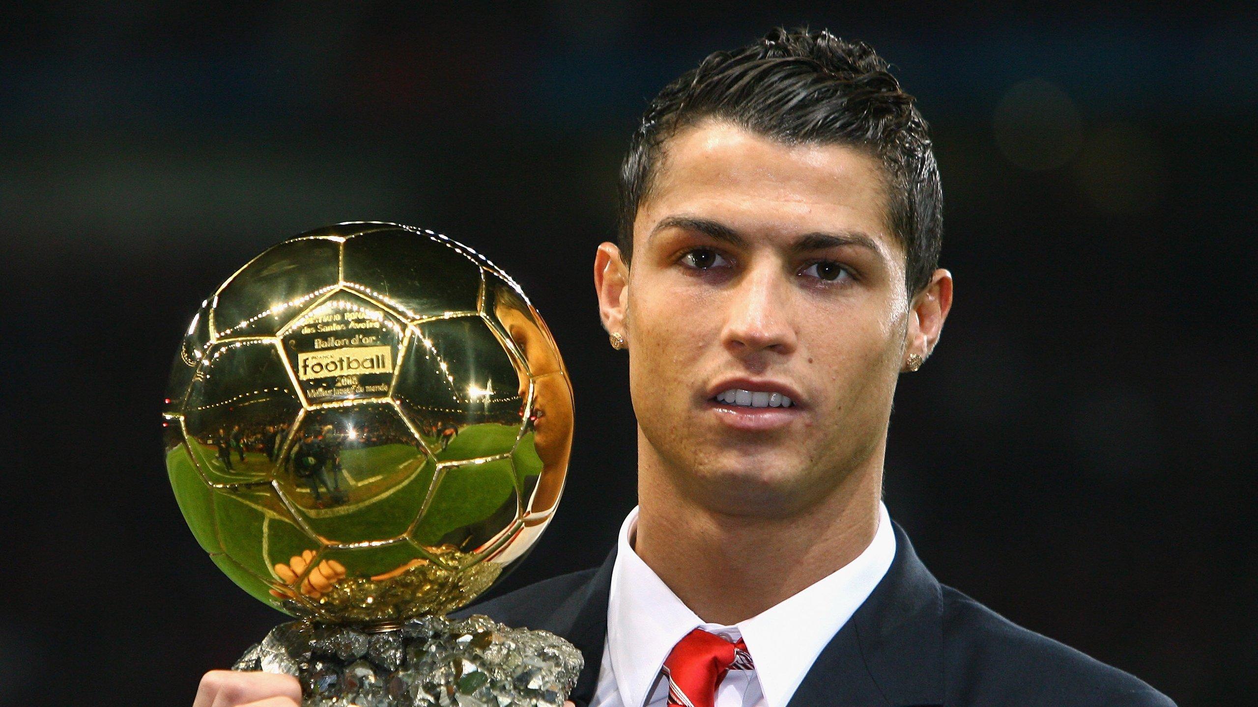 阿贾克斯痛失冠军，主帅法雷奥利引咎辞职